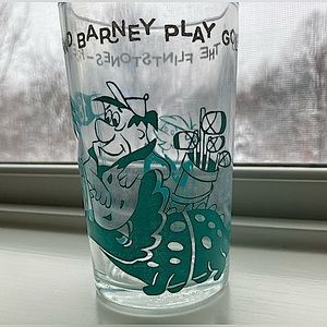 Vintage 1962 Hanna-Barbera Flintstones drinking glass - Fred & Barney Play Golf